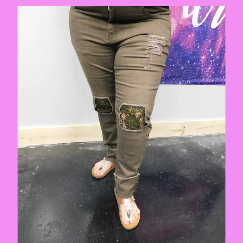 Green lace pants